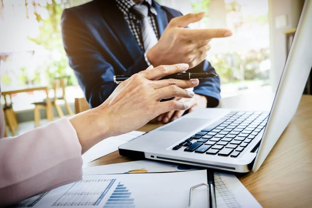 mt4, mt5, meta quotes, broker set up, traders, bank accounts, Forex Licences,